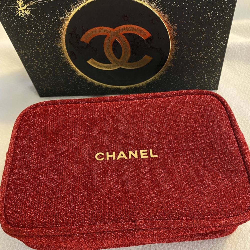 Chanel makeup pouch (2020)